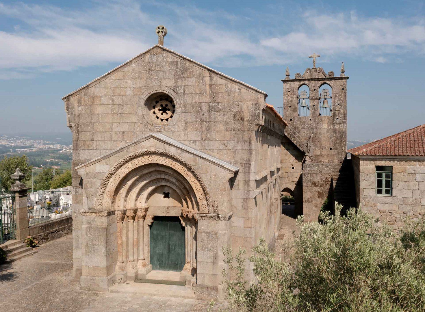 Igreja de São Vicente de Sousa Rota do Românico