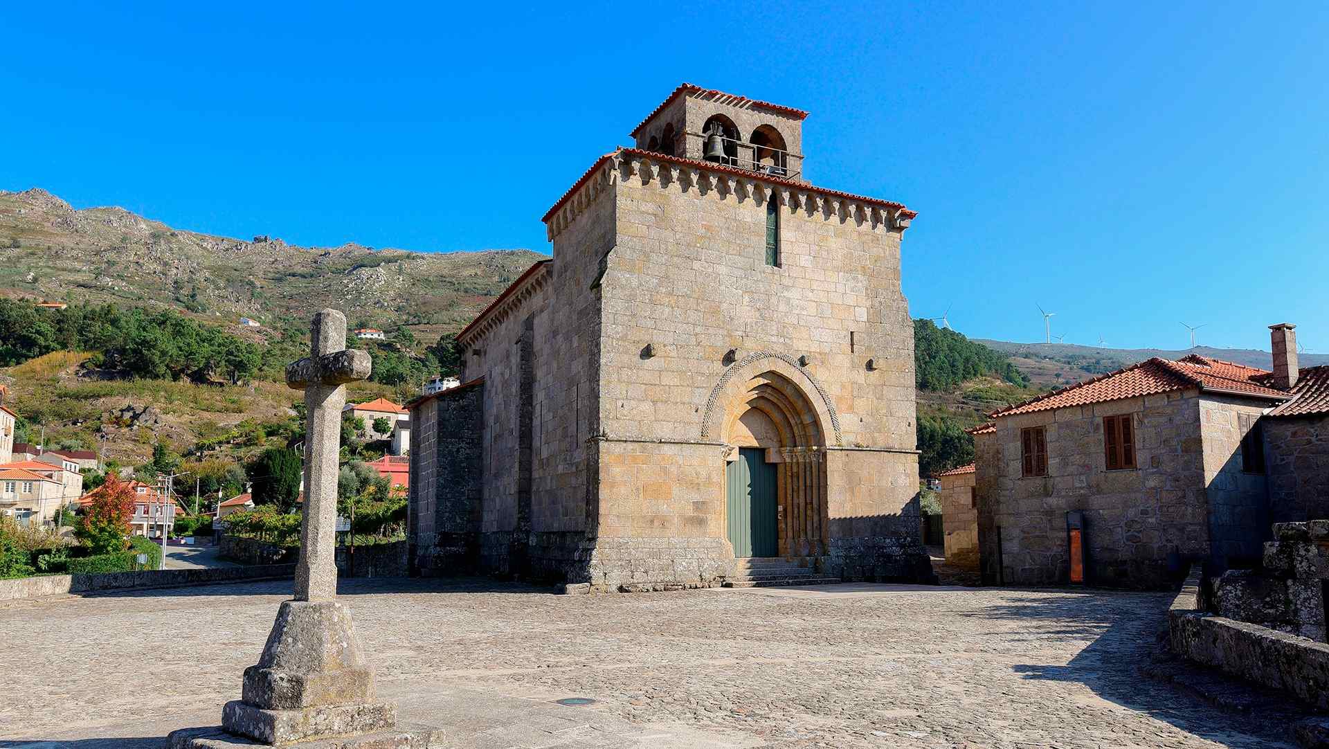 Igreja De S O Martinho De Mouros Rota Do Rom Nico