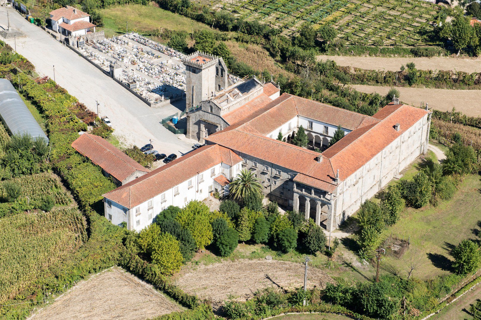 Public tender for the tourist operation of the Monastery of Travanca